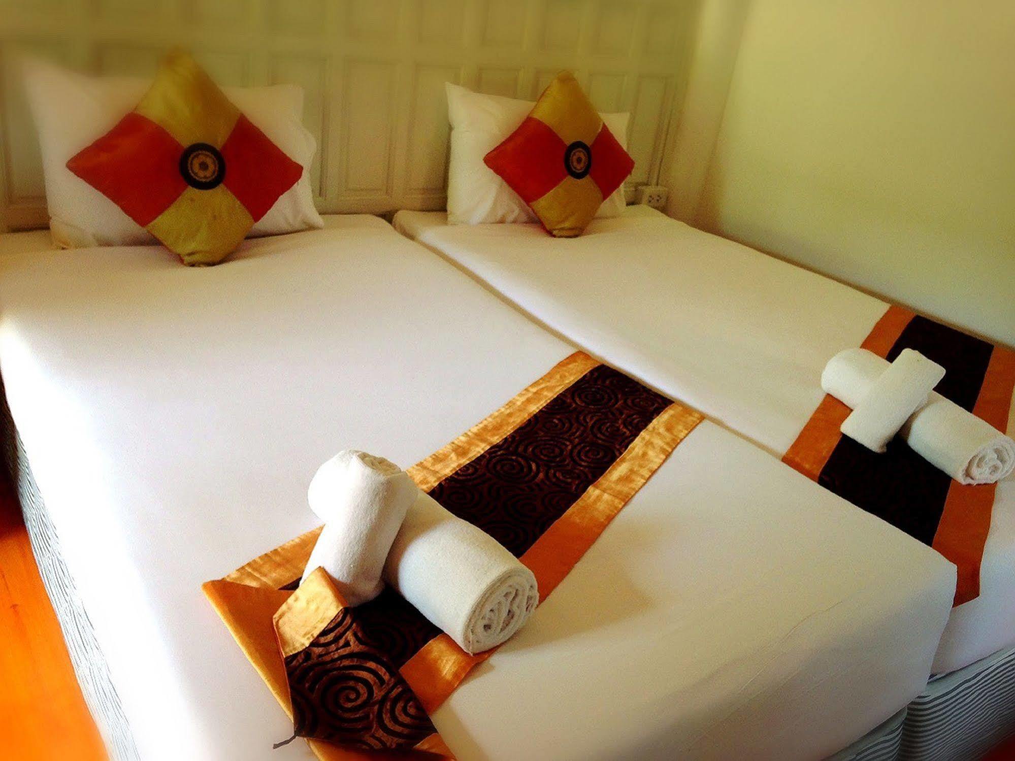 Jaroenrat Resort Samut Songkhram Exterior foto