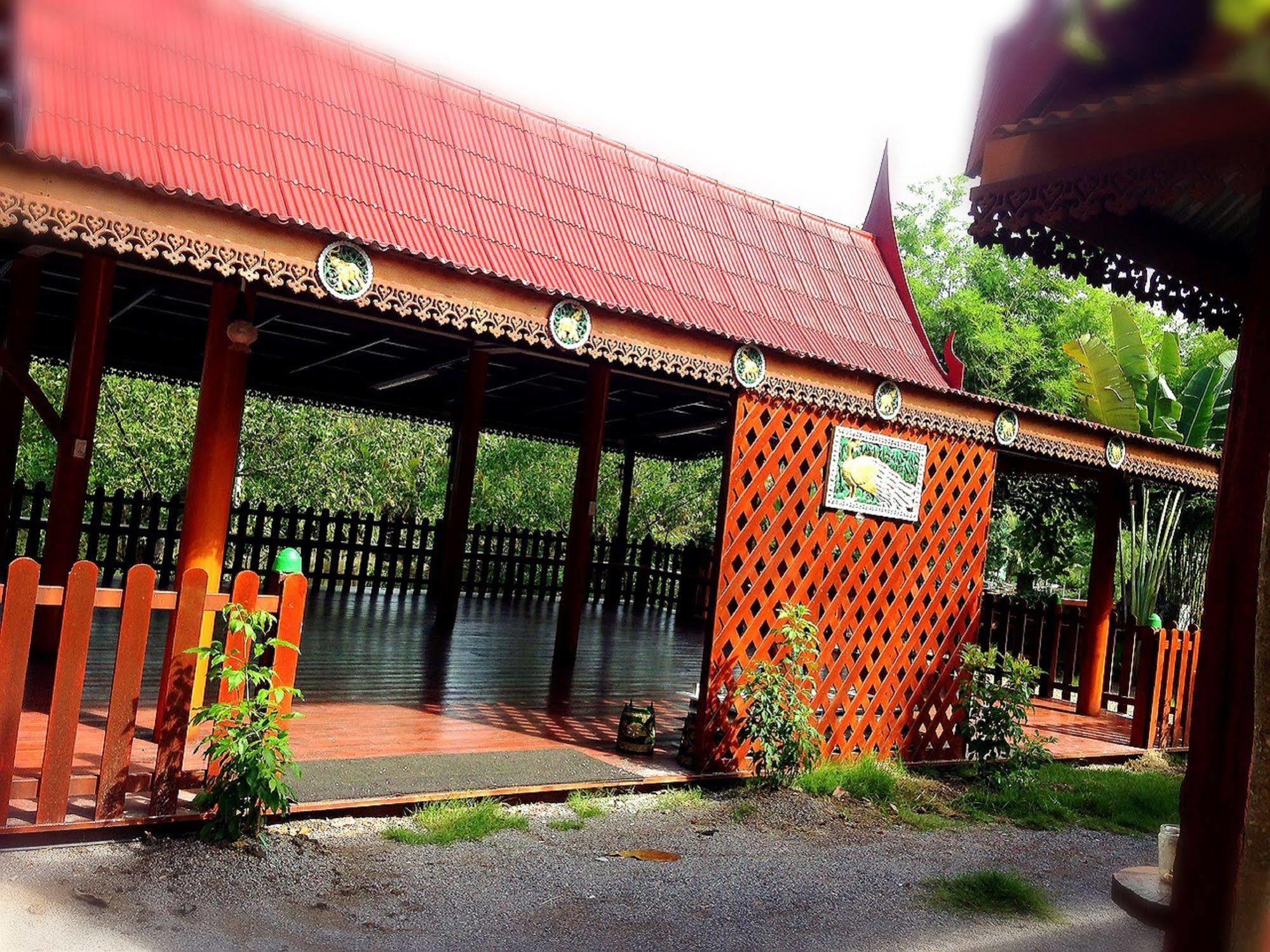 Jaroenrat Resort Samut Songkhram Exterior foto